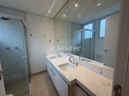 Image 30 - 1028754