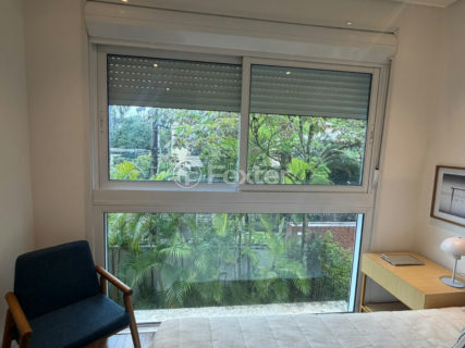 Image 35 - 1028754