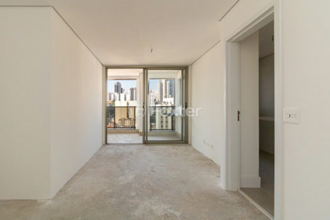 Image 11 - 1028755