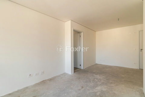 Image 17 - 1028755