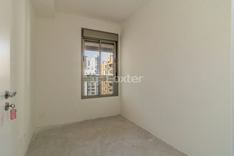 Image 33 - 1028755
