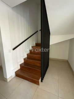 Image 3 - 1028756