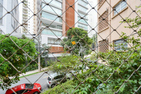Image 15 - 1028759
