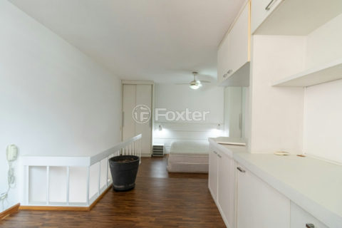 Image 17 - 1028761