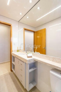 Image 8 - 1028762