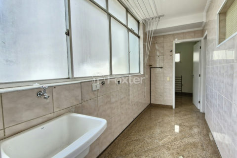 Image 32 - 1028772