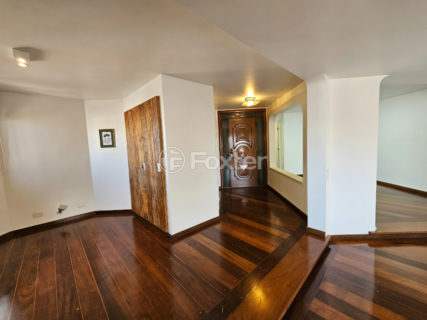 Image 7 - 1028775