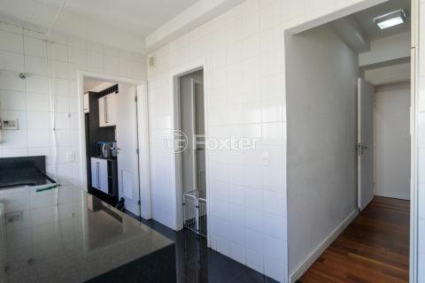 Image 21 - 1028784