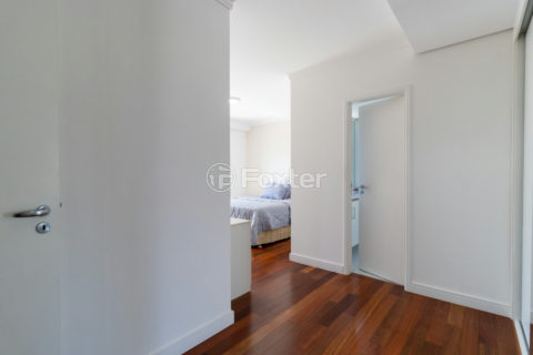 Image 38 - 1028784