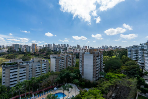 Image 8 - 1028799