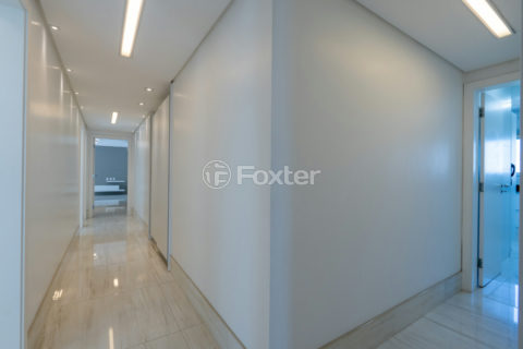 Image 24 - 1028802