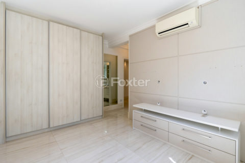 Image 35 - 1028802
