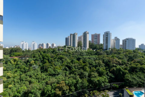 Image 15 - 1028802