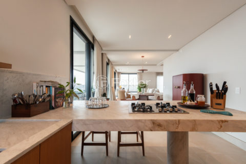 Image 16 - 1028806