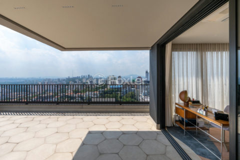 Image 18 - 1028806