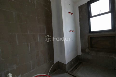 Image 18 - 1028817