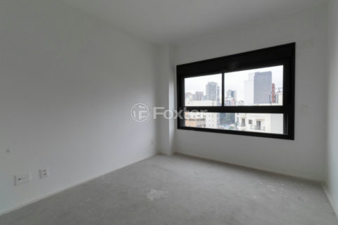 Image 21 - 1028817