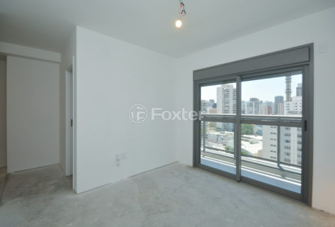 Image 11 - 1028827