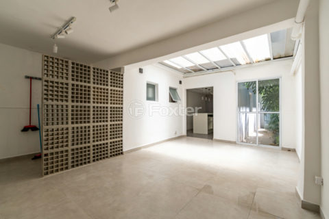 Image 23 - 1028844