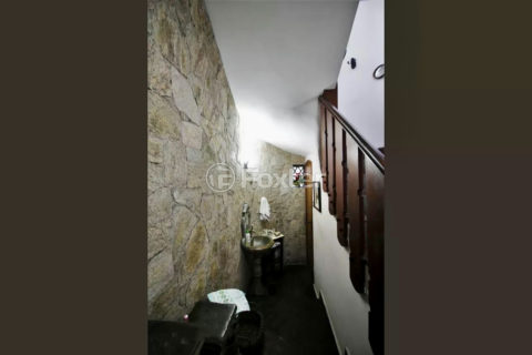 Image 31 - 1028852