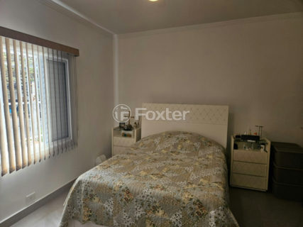 Image 11 - 1028856