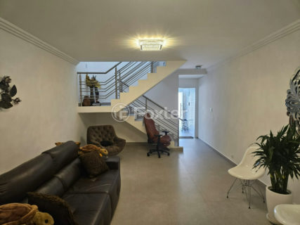 Image 3 - 1028856