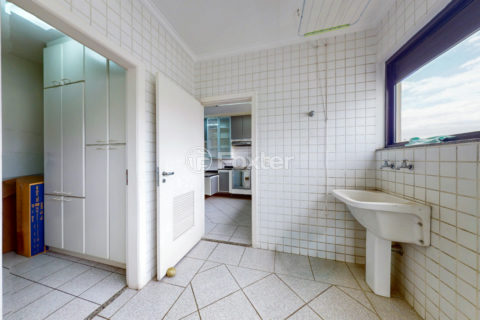 Image 39 - 1028876