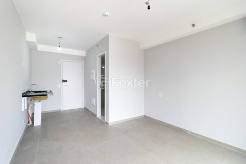 Image 3 - 1028877