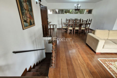 Image 16 - 1028930