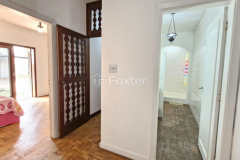 Image 21 - 1028930