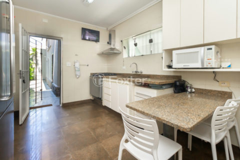 Image 32 - 1028932