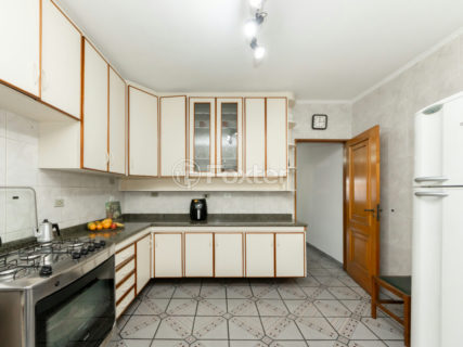 Image 21 - 1028935