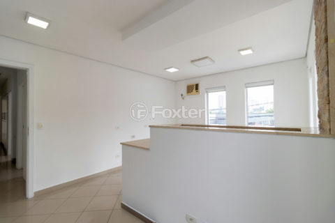 Image 8 - 1028989