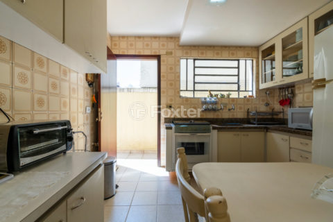 Image 30 - 1028992