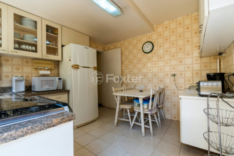 Image 28 - 1028992