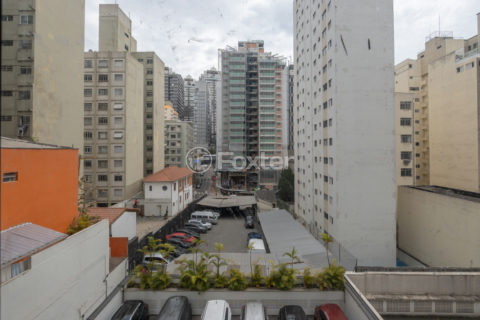 Image 8 - 1028998