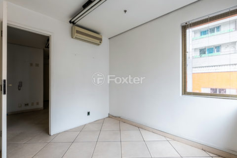 Image 7 - 1028998