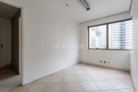 Image 11 - 1028998
