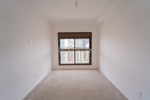 Image 34 - 1029046