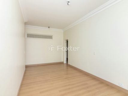 Image 32 - 1029105