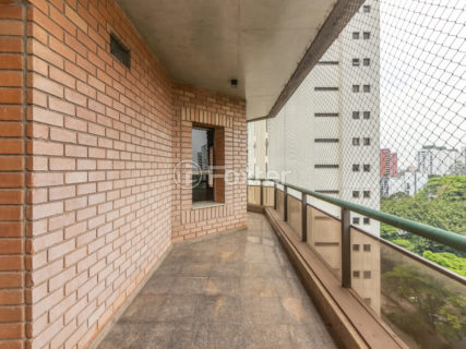 Image 14 - 1029105