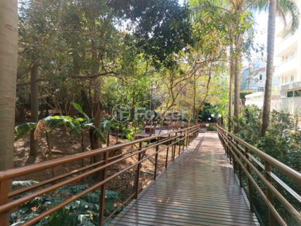 Image 10 - 1029133