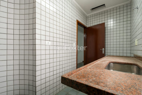 Image 38 - 1029236