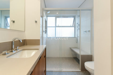 Image 33 - 1029247