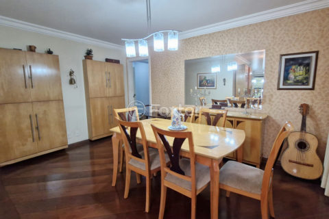 Image 10 - 1029306