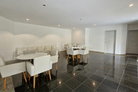 Image 32 - 1029306