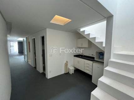 Image 21 - 1029325