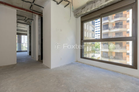 Image 15 - 1029344