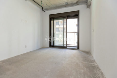 Image 21 - 1029344