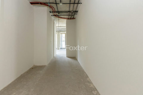 Image 20 - 1029344